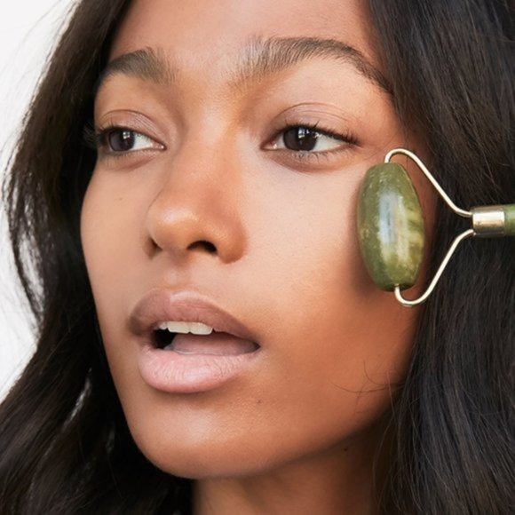 NEW Natural Jade Roller & Gua Sha for Glowing Skin - Picture 5 of 7